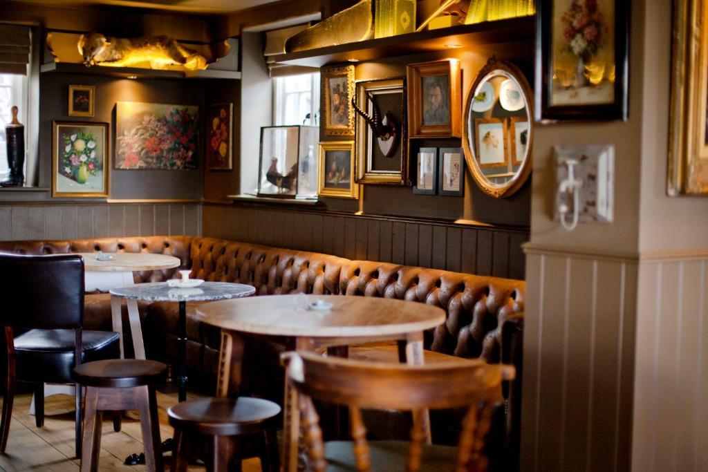 The White Horse Hotel Chilgrove Buitenkant foto